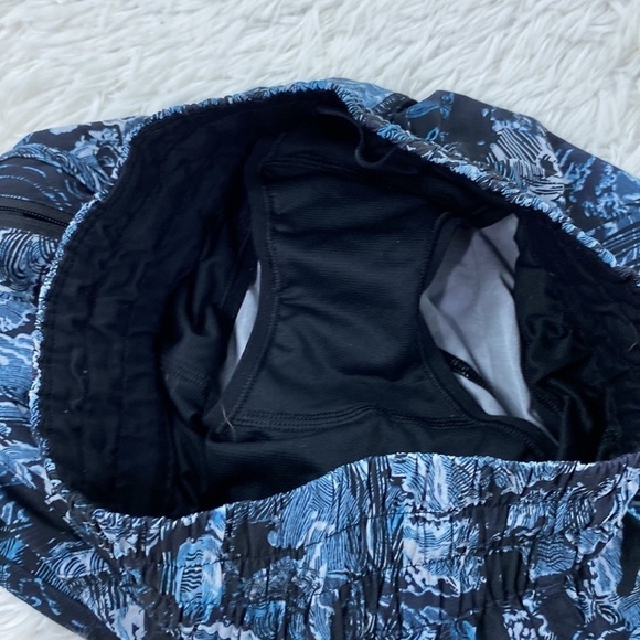 Lululemon Tracker Short V *4" Eternal Wave Starlight Black - Picture 5 of 5